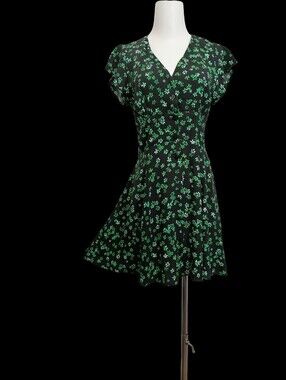 ✳️✳️ZARA Black & Green Floral V-Neck Fit-and-Flare Dress